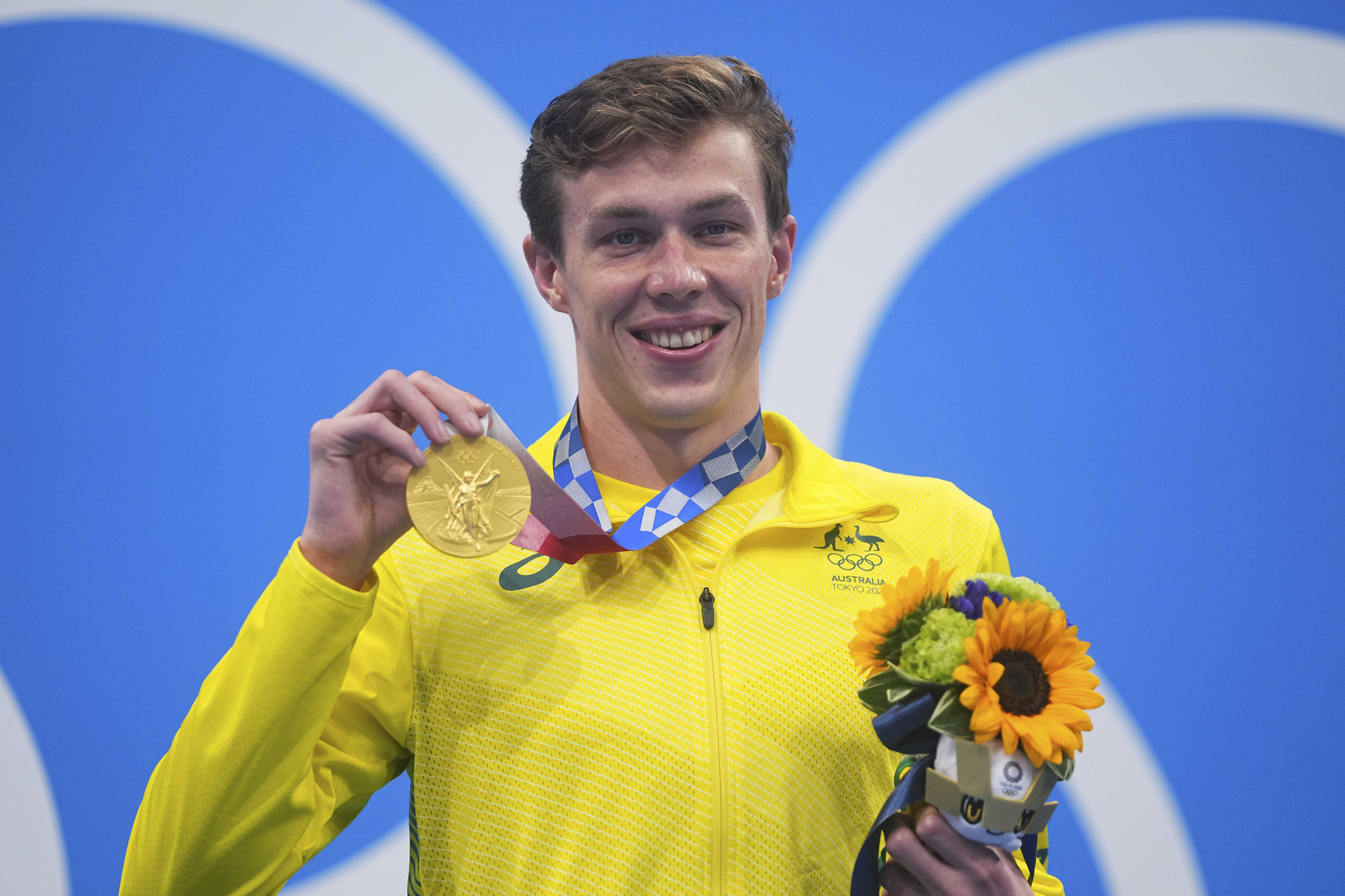 意大利选手在游泳男子蛙泳项目中突破记录取得冠军