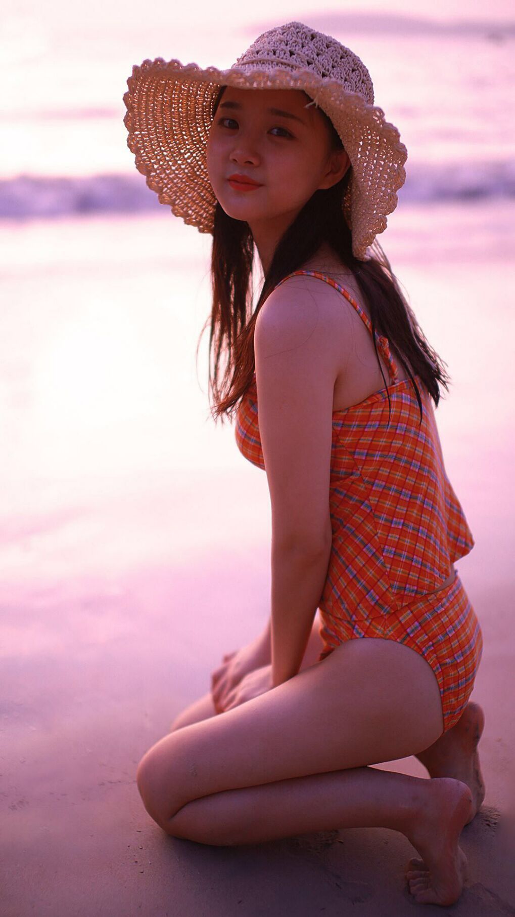 绿茵场的杆位绝杀，当福登的制胜球照亮F1新赛季之夜