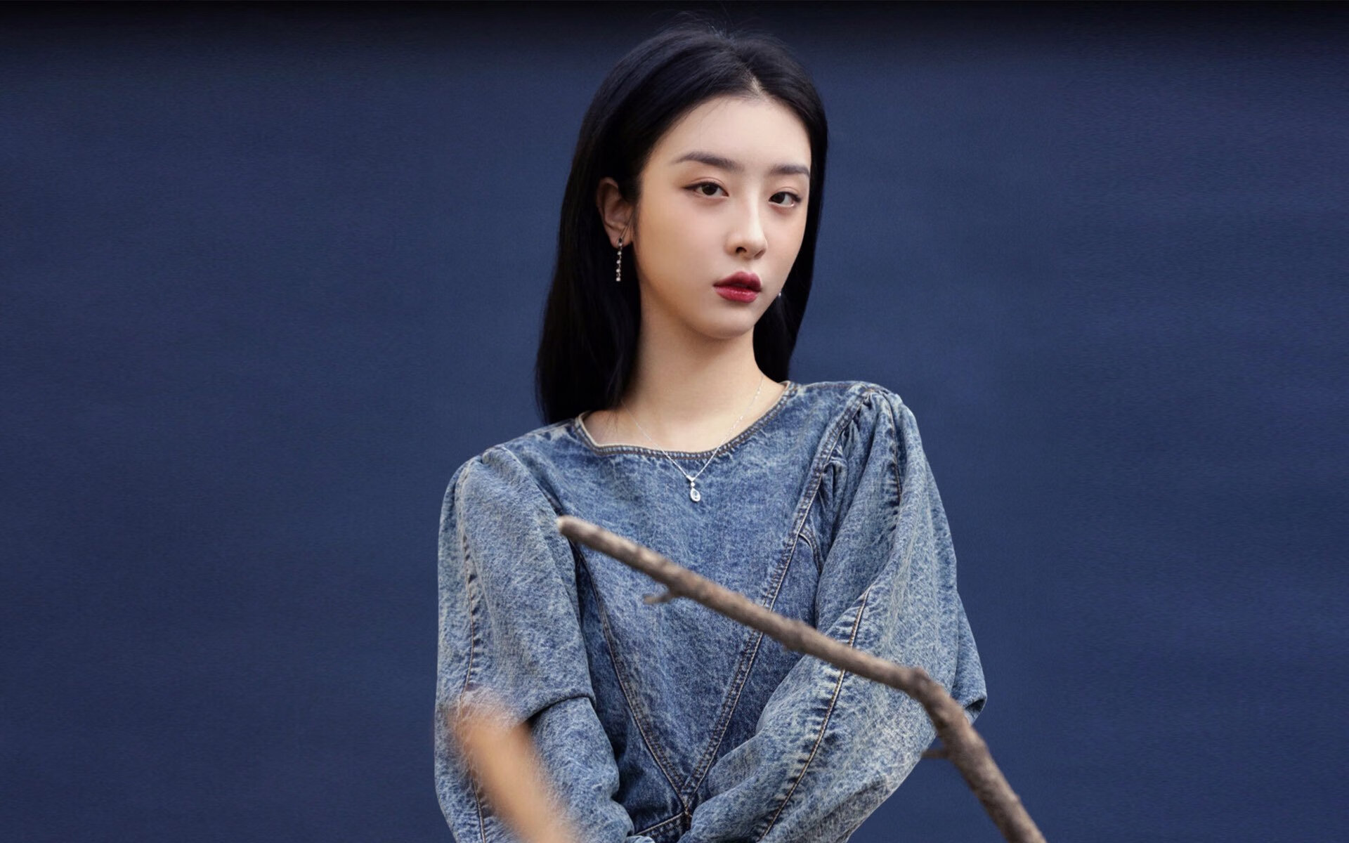 商业与荣耀，上海滩表演赛成戈贝尔的巴黎前夜