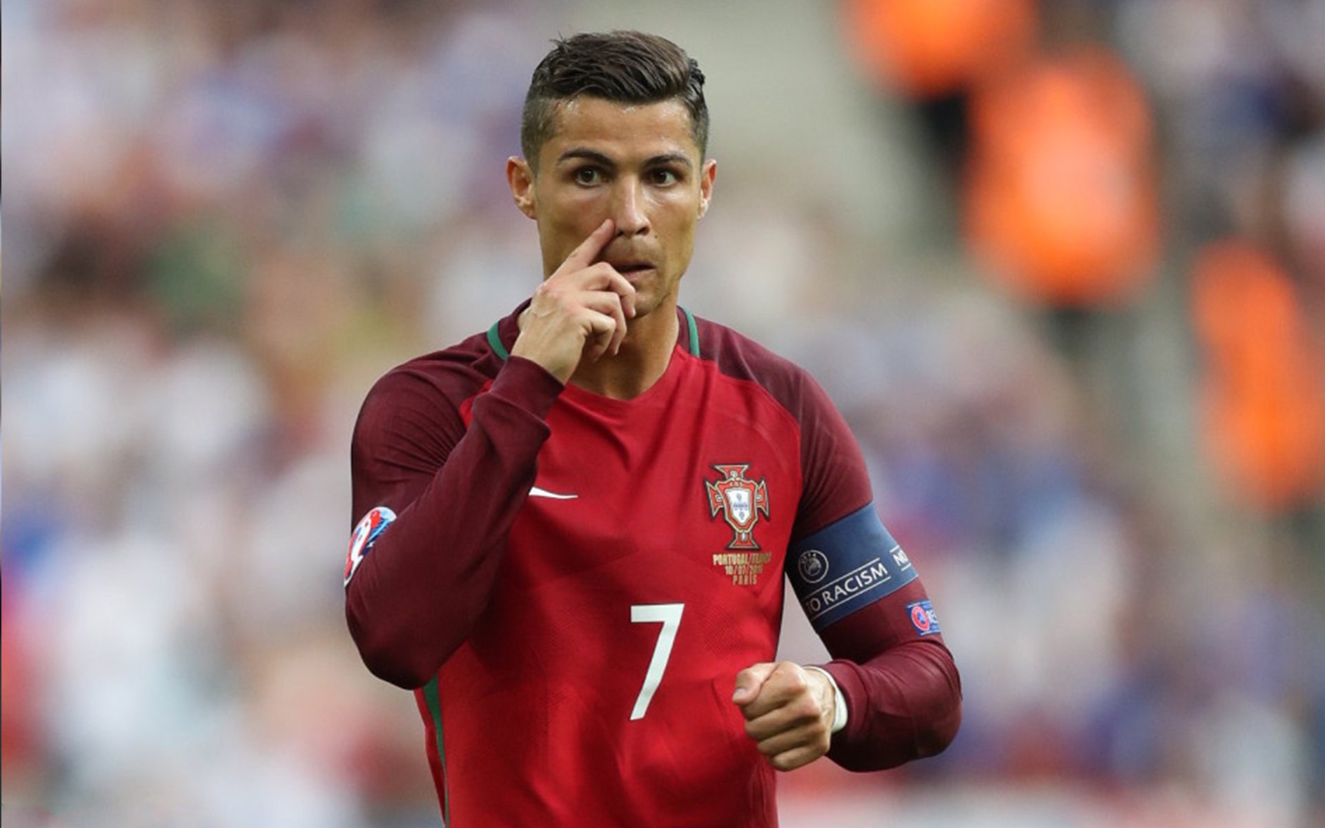 雨夜狂想曲，在数字与艺术交汇处，拉文以一己之力重写F1终章