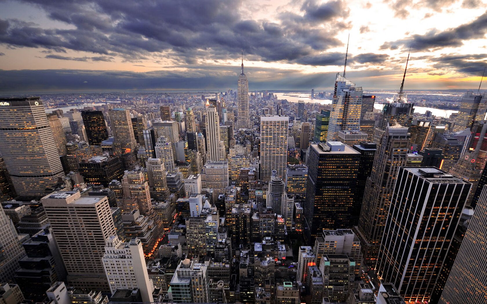 冷门之夜,B费点亮亚洲荣光,越南力克哥伦比亚,世界杯头名之争见证奇迹